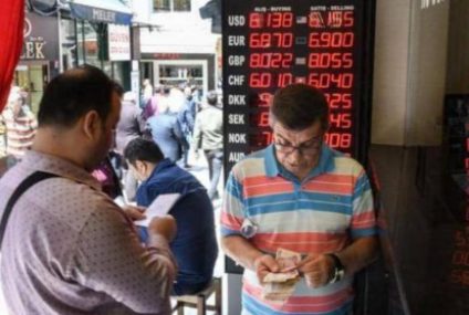 للعام الـ4.. ثقة المستهلك التركي بالاقتصاد تواصل الانهيار